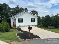 Building Photo - 106 Snyder Ct NE