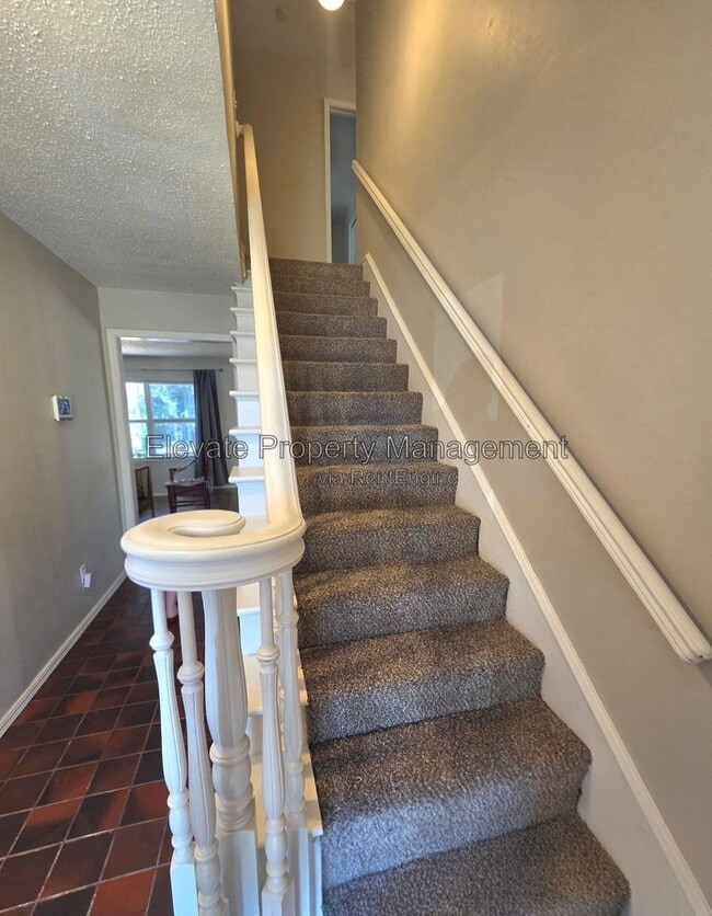 Building Photo - 4225 Clendon Way