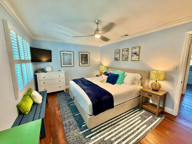 Building Photo - Beautiful 2 Bedroom Townhome in NSB with p...