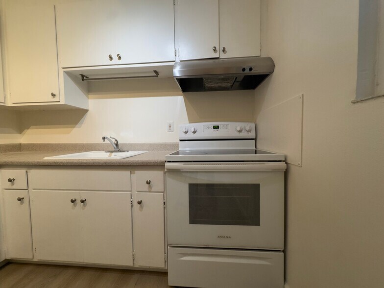 Building Photo - 6501 Raymond St