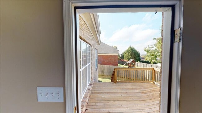 Building Photo - 615 Castle Brook Dr