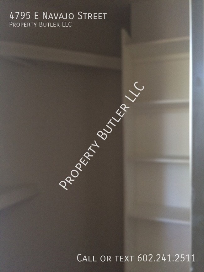 Building Photo - 4795 E Navajo St