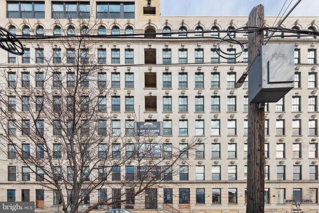 Building Photo - 1401 N 5th St