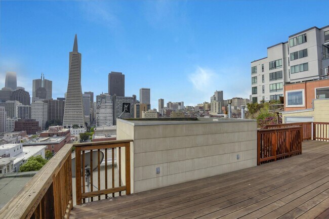 Building Photo - 1065 Montgomery St