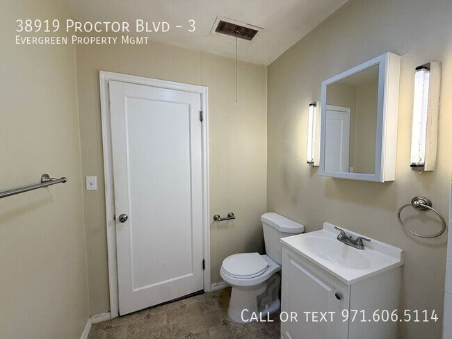 Building Photo - 38919 Proctor Blvd