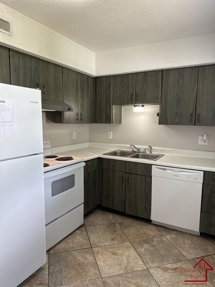 Building Photo - 4142 Willard Dr