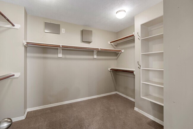 Building Photo - 4223 Rose St