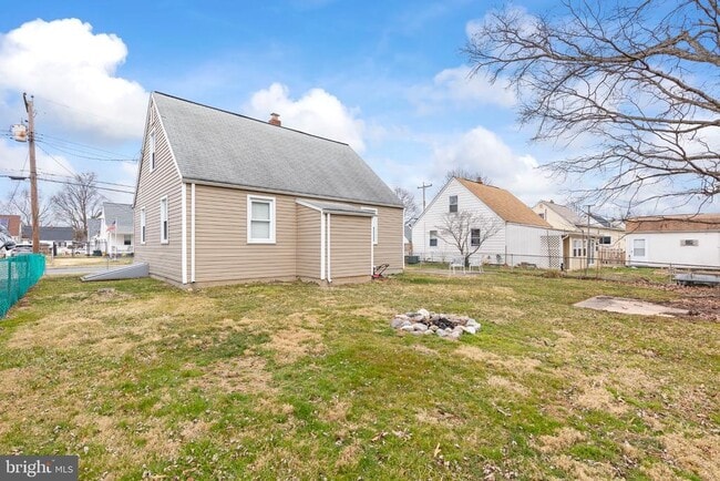 Building Photo - 929 Kinwat Ave