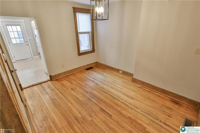 Building Photo - 1035 Spring St