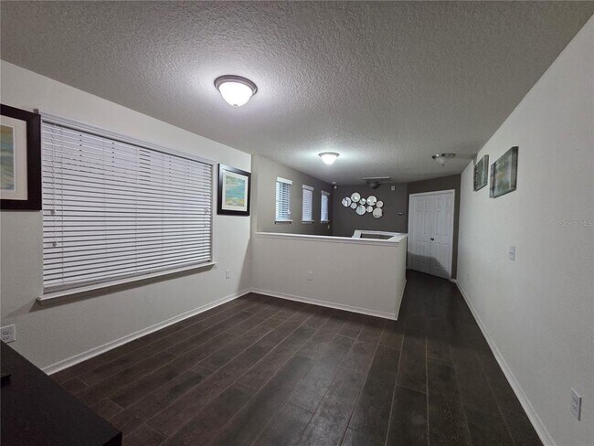 Building Photo - 11842 Silverlake Park Dr