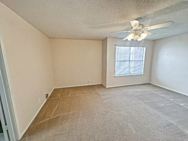 Building Photo - 6154 Ashley Spring