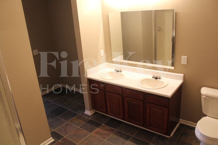 Building Photo - 8810 Scotland Dr