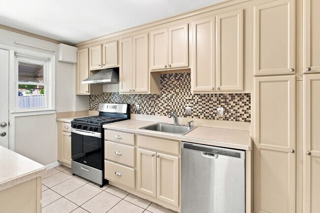Building Photo - 8450 Loch Raven Blvd