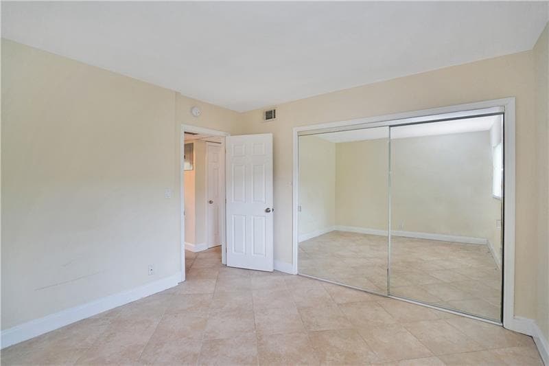 Building Photo - 1424 Holly Heights Dr
