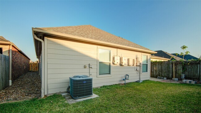 Building Photo - 10506 Pleasant Villas Ln