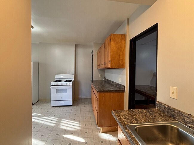 Building Photo - 26 Catharine St