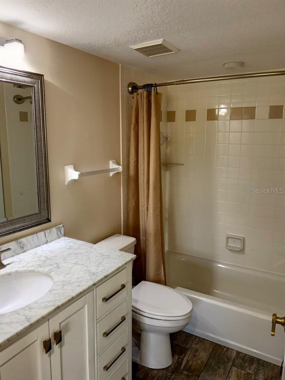 Building Photo - 1355 Saxony Cir