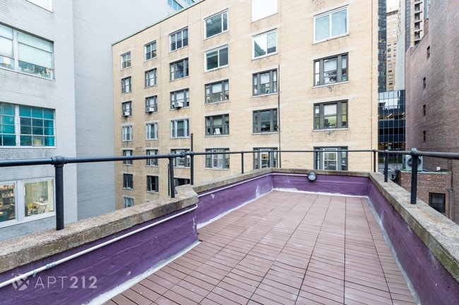 Building Photo - 111 E 39th St
