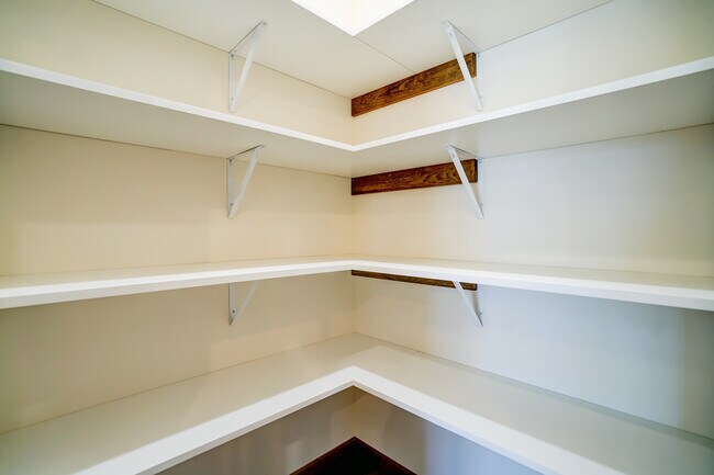 Building Photo - 445 Odyssey Ct