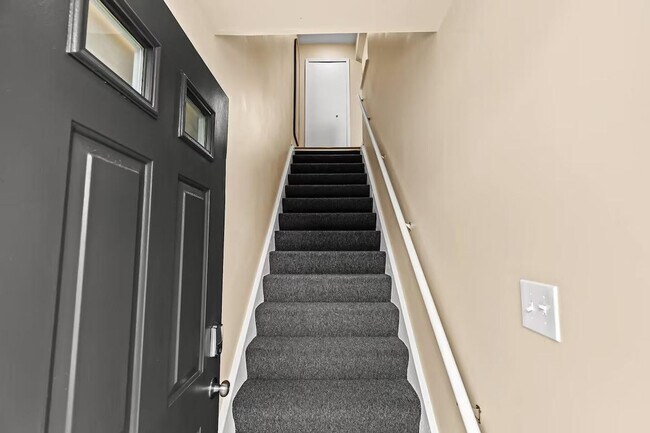 Building Photo - 18340 Mesle St