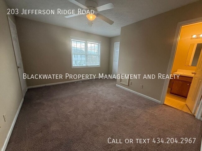 Building Photo - 203 Jefferson Ridge Rd