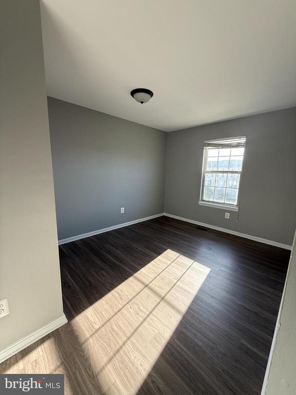 Building Photo - 1027 Pirates Ct