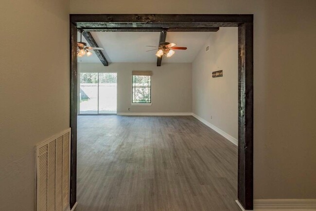 Building Photo - 39 Ginger Springs Pl