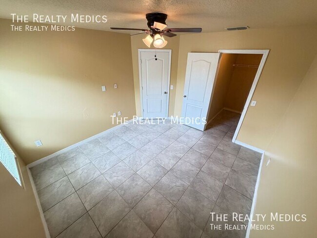 Building Photo - 2411 Grasmere View Pkwy N