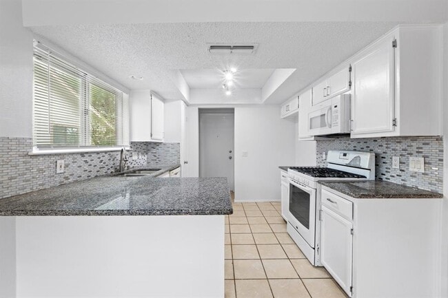 Building Photo - 3509 Monument Dr