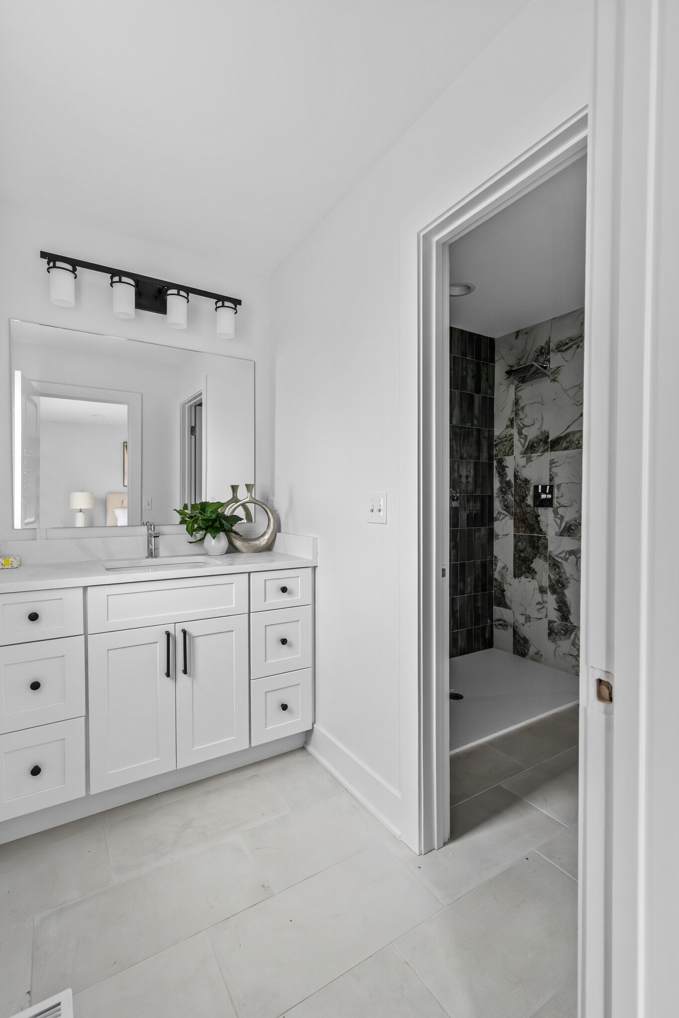 Building Photo - 27W280 Bauer Rd