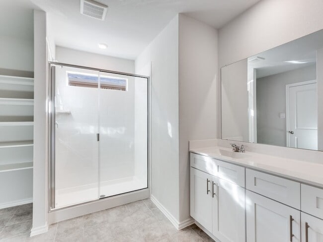 Building Photo - 528 Bronze Cir W