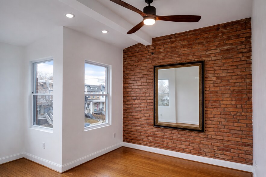 Building Photo - 1933 4th St NE