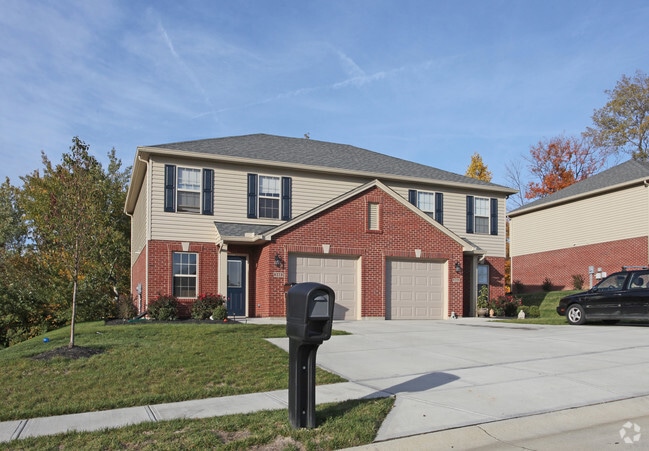 Building Photo - Howell Management Florence Townhomes