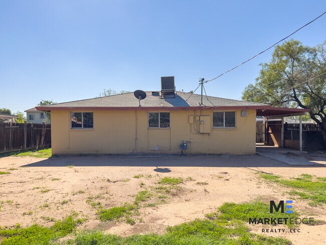 Building Photo - 3 Bed/ 1 Bath at 67th /Indian School! Appl...