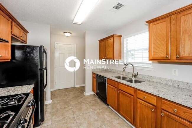 Building Photo - 3 Bedroom Pet-Friendly Home in Jonesboro, GA with Main Street Renewal