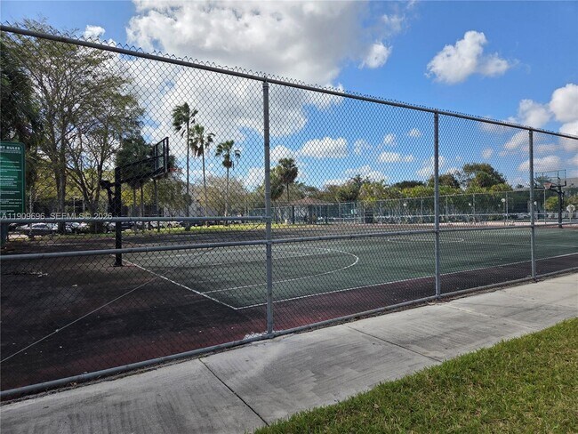 Building Photo - 8600 SW 133rd Avenue Rd