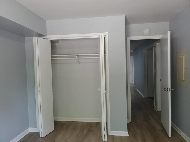 Building Photo - $500 off one month.  Call for details. "Ch...