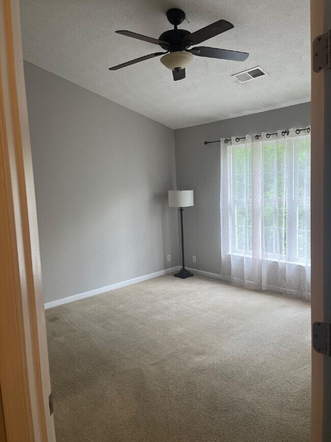 Building Photo - Charming 2 Bed, 2.5 Bath Townhouse in Nashville - Perfect Rental Opportunity!