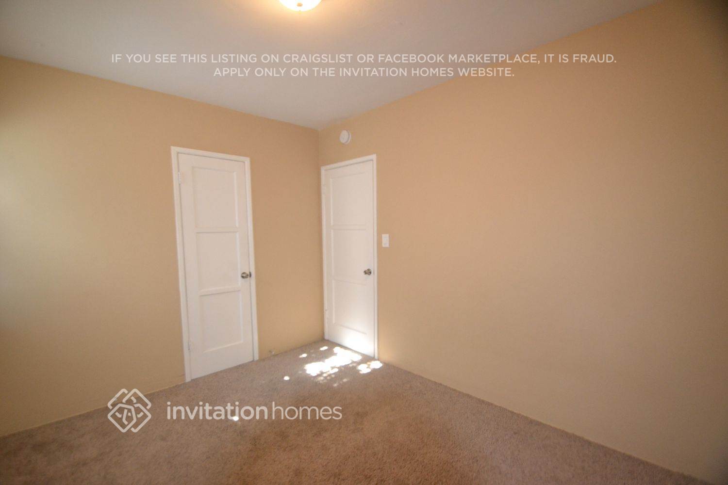 Building Photo - 1530 W 154th Pl