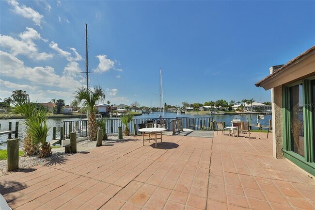 Building Photo - 1028 Apollo Beach Blvd