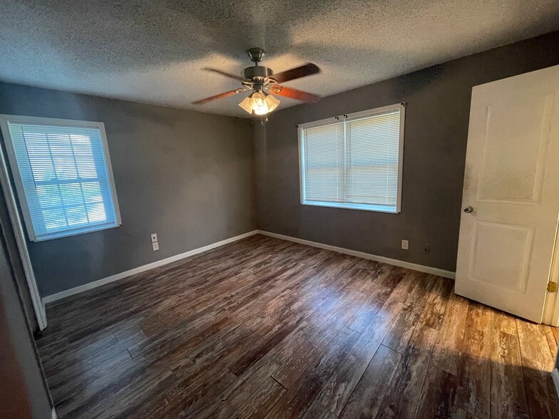 Building Photo - 117 Dawn Dr