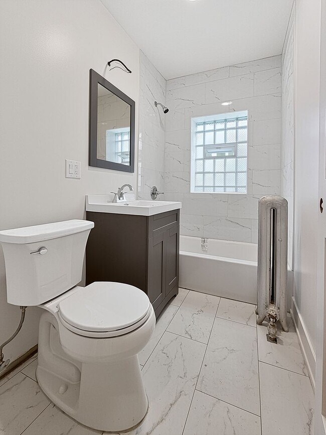 Building Photo - Brand New Renovation, 2bed/1bath Apartment in Historic Ravenswood Manor Neighborhood
