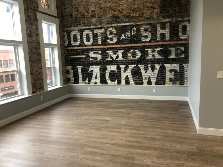Living Room - 222 S Main St