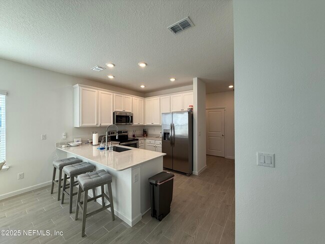 Building Photo - 72 Bramble Ct