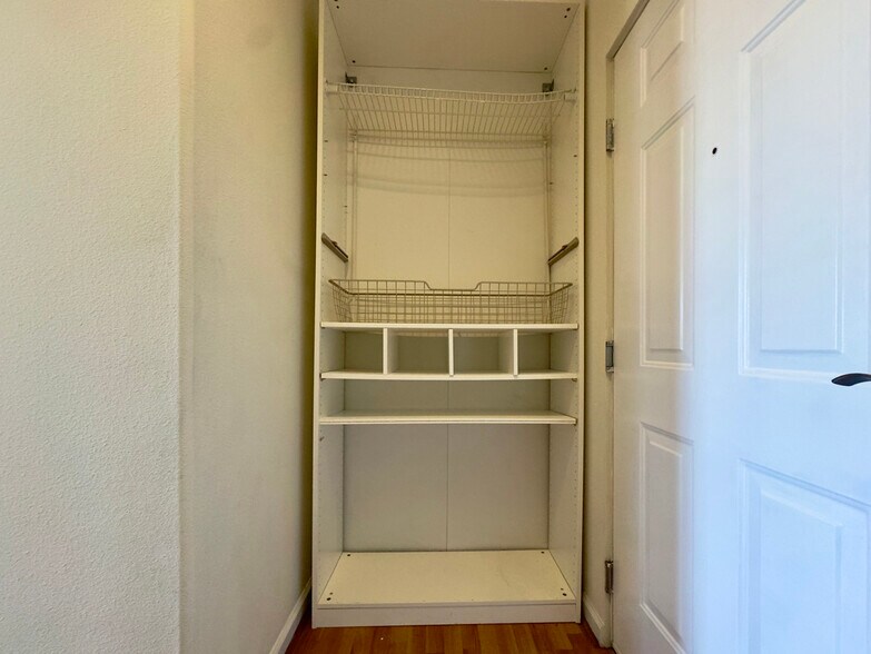 Building Photo - 1121 40th St