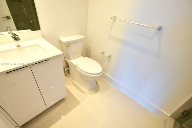 Building Photo - 2451 Brickell Ave