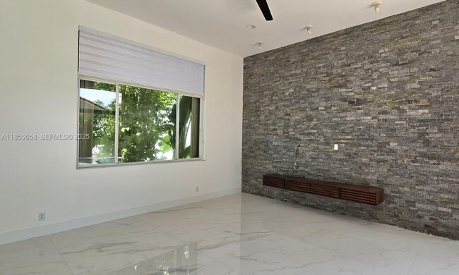 Building Photo - 1506 Lantana Ct