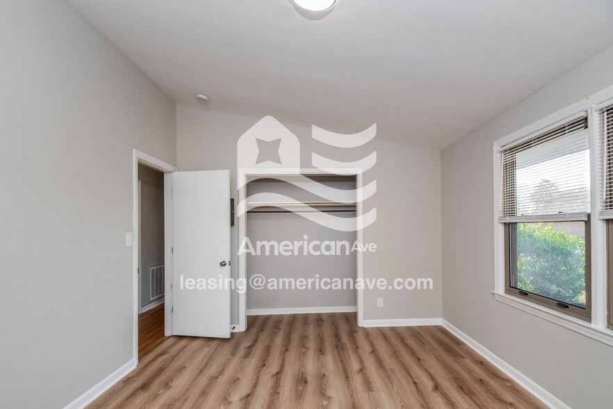 Building Photo - 741 Moriston Rd