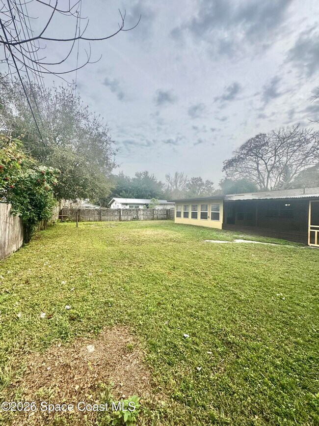 Building Photo - 2444 Victor Rd