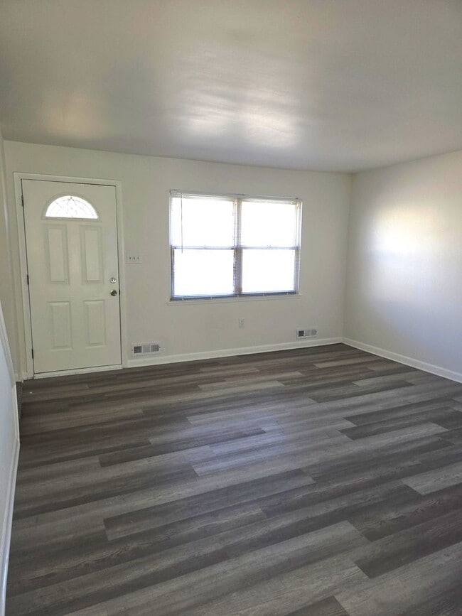 Building Photo - Renovated 3-Bedroom, 1-Bathroom Home in Beechfield